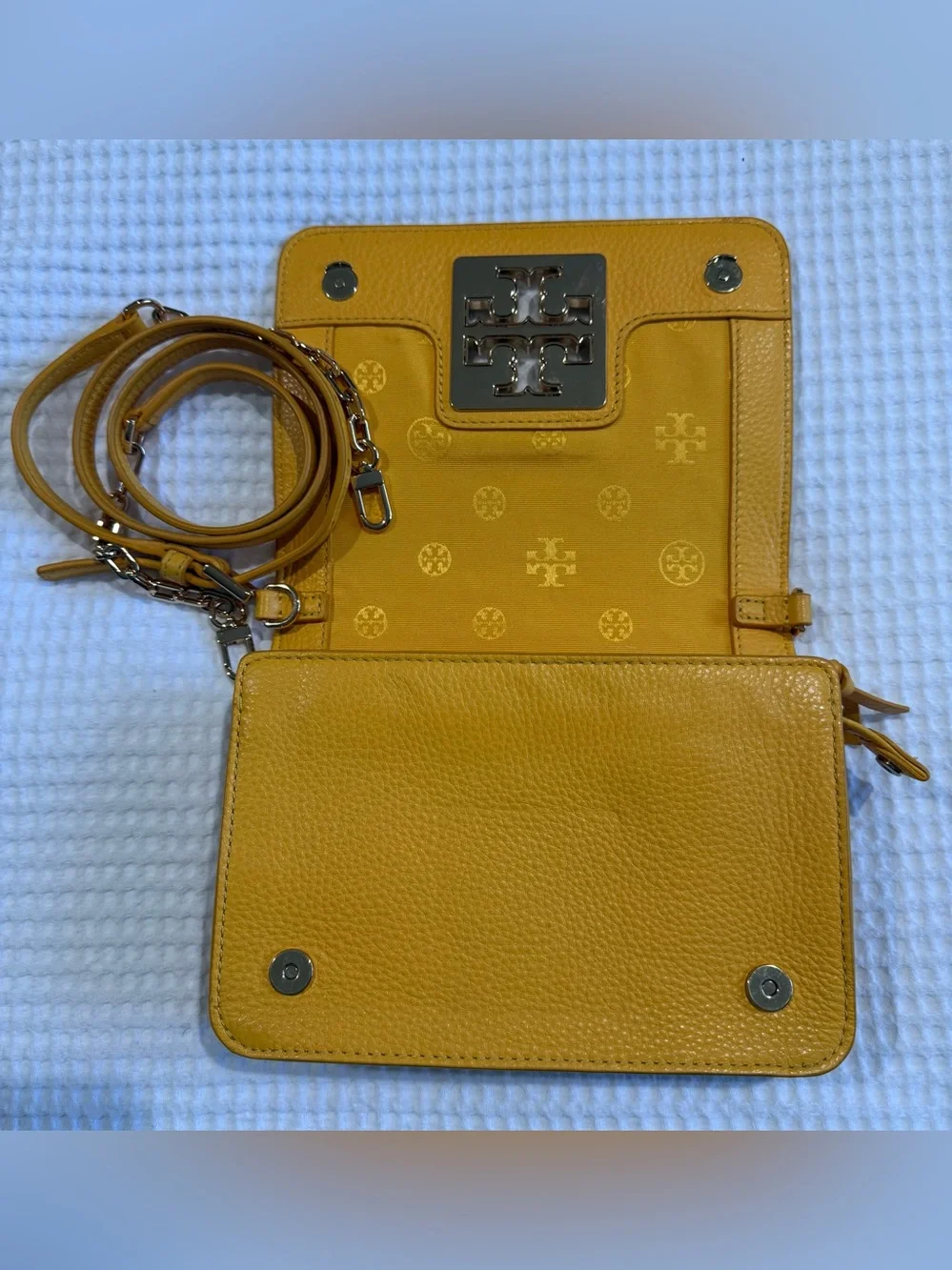 Tory Burch Bright Yellow Pebbled Leather Crossbody Bag with Logo - Picture 5 of 6